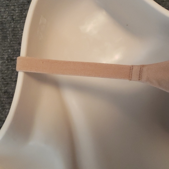 Victoria's Secret Push Up Padded Bra/Beige - Picture 5 of 7